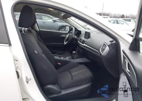 2018 Mazda Mazda3 Sport z USA, uszkodzony, nr VIN 3MZBN1U70JM190689